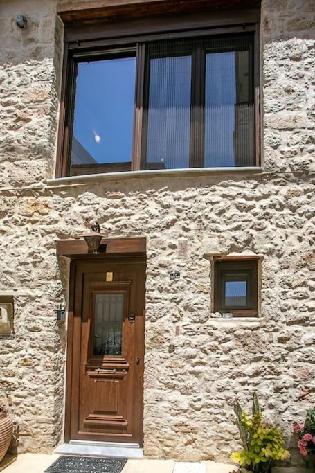 Malama's Maisonette At The Historic Center Appartement